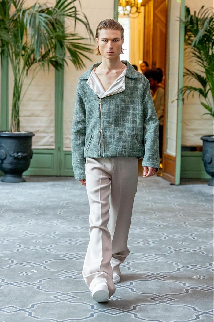 Model Jayla Taylor walking for Flying Solo Paris